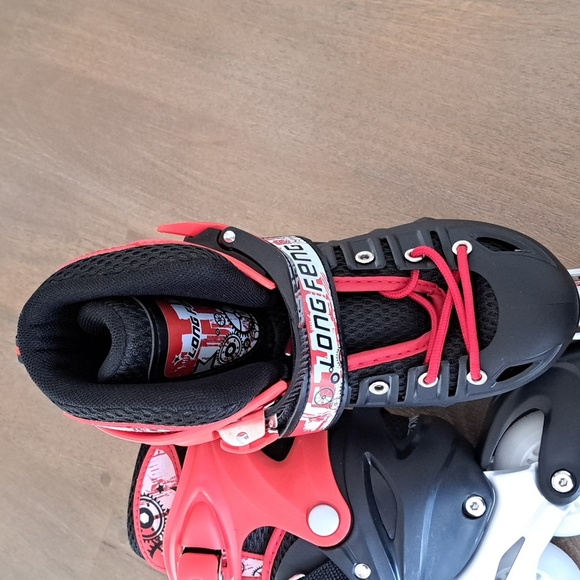 Long Feng Adjustable Inline Skates - Color: Black/Red - Size EU 35-38 (US 3.5-6) - Picture 5 of 9